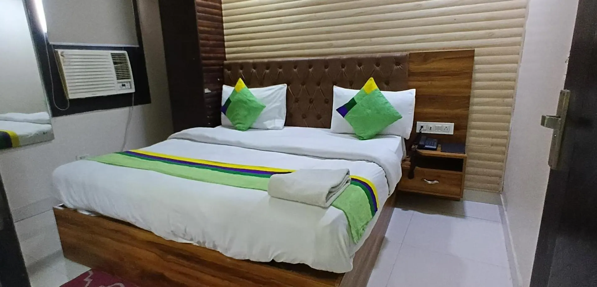****  Hotel The Caves Plaza Near Igi Airport Delhi India