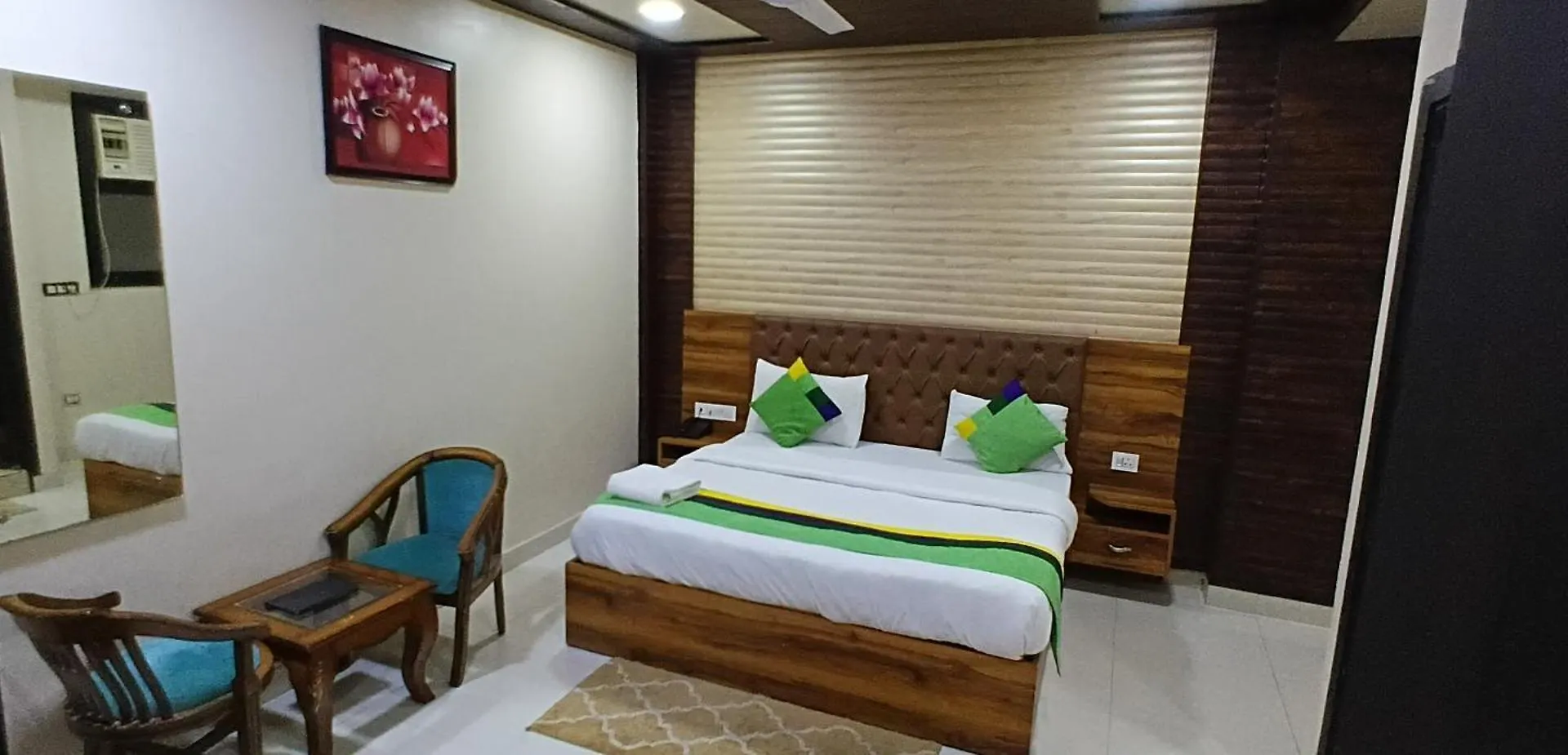 Hotel The Caves Plaza Near Igi Airport Delhi