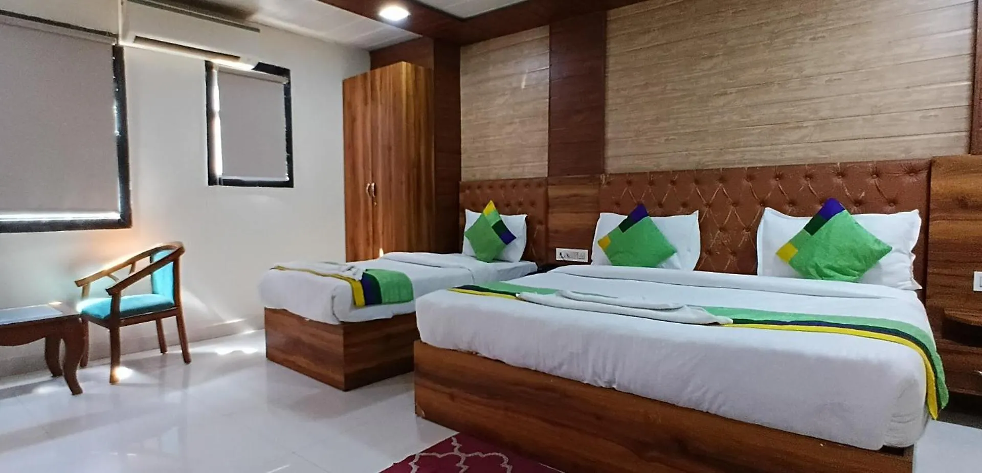 Hotel The Caves Plaza Near Igi Airport Delhi 4*, New Delhi India