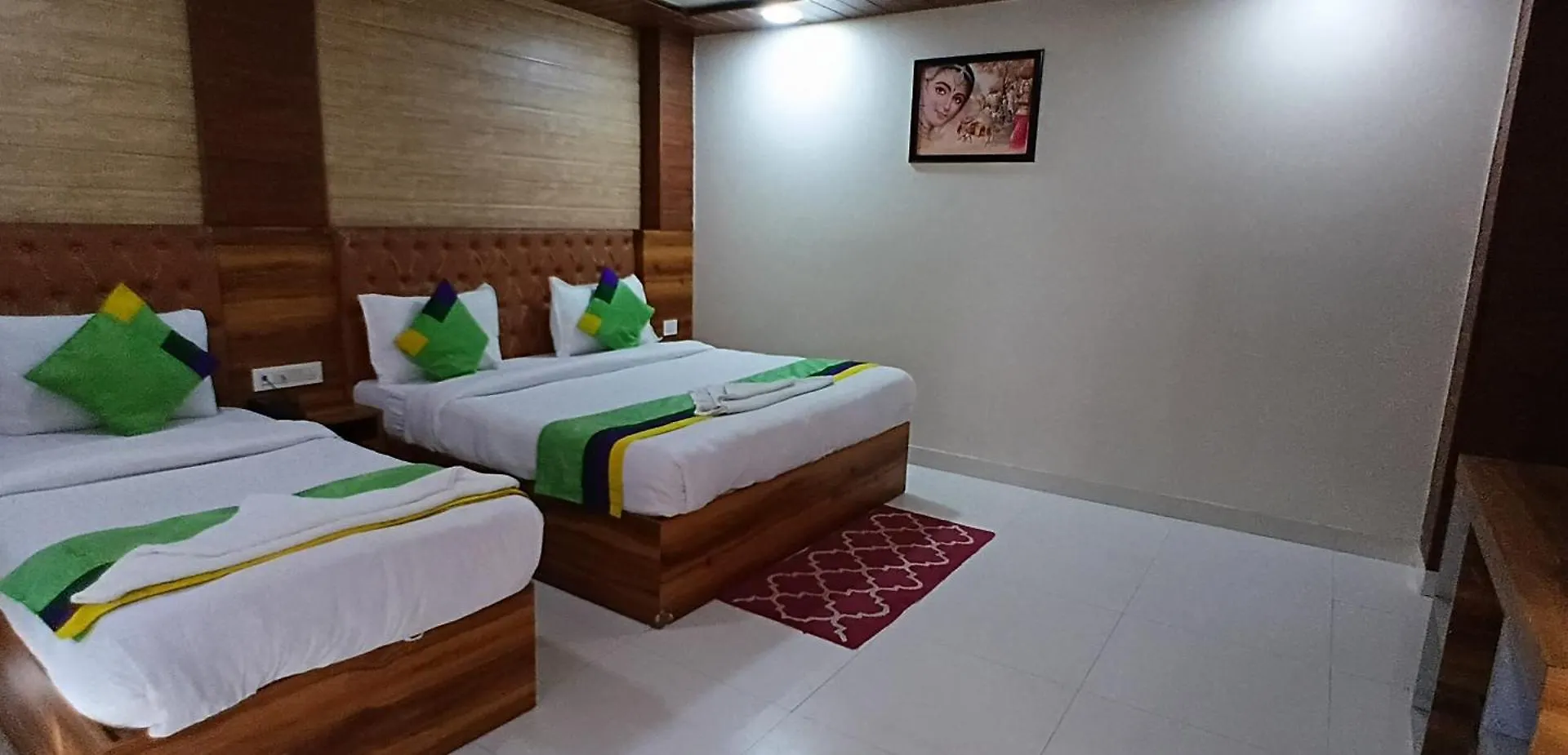 Hotel The Caves Plaza Near Igi Airport Delhi New Delhi