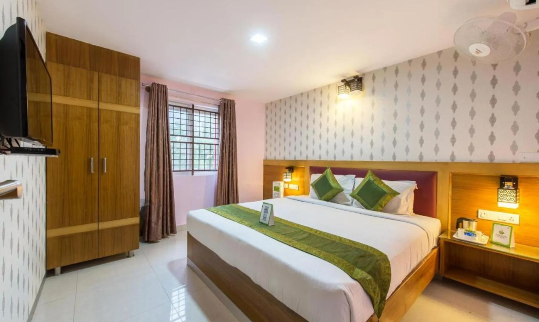 Hotel The Caves Plaza Near Igi Airport Delhi
