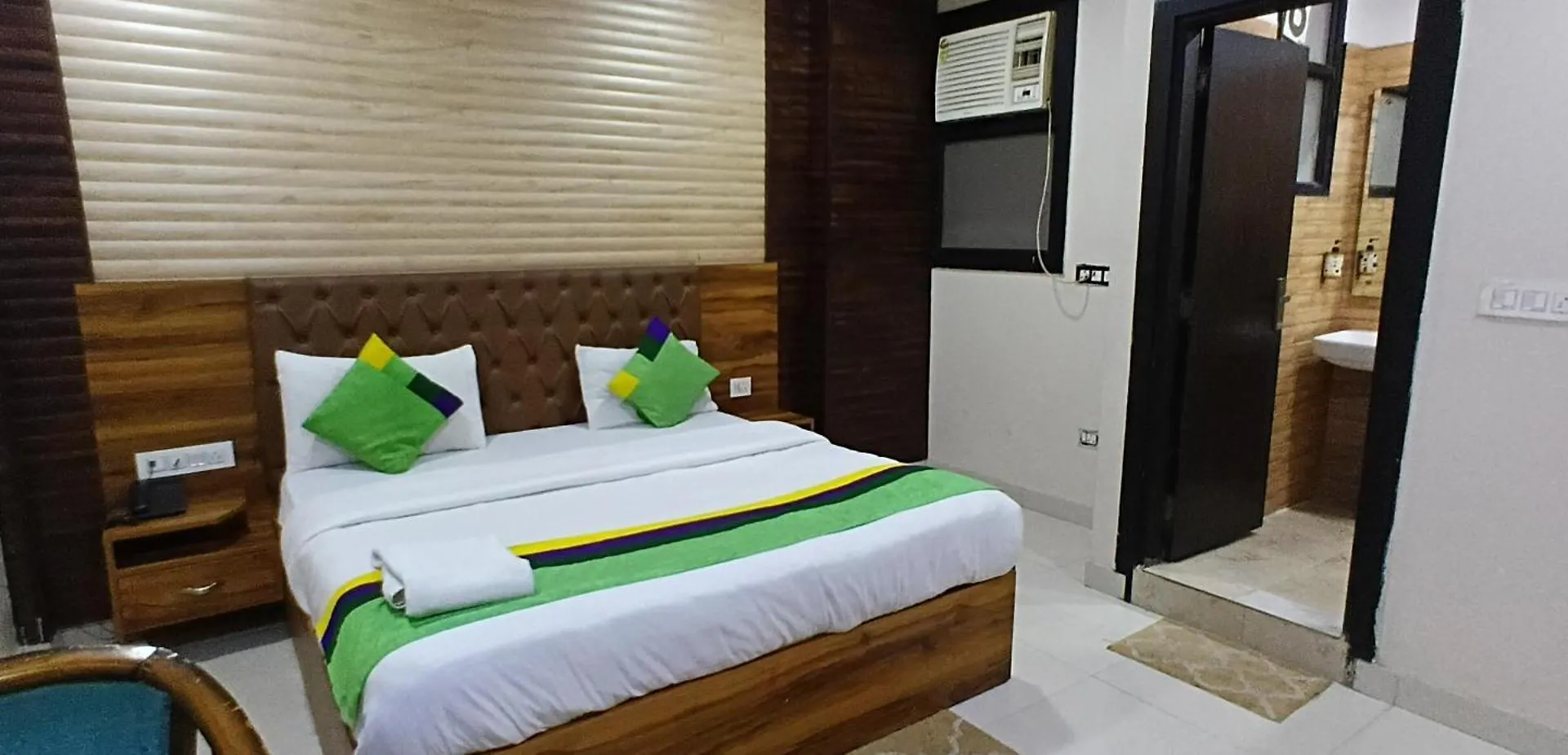 Hotel The Caves Plaza Near Igi Airport Delhi India
